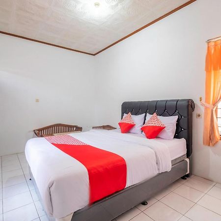Capital O 1541 Puri Cikole Asri Hotel Lembang Bagian luar foto
