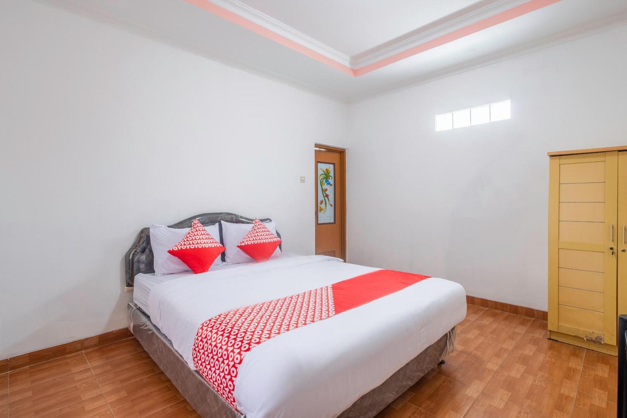 Capital O 1541 Puri Cikole Asri Hotel Lembang Bagian luar foto
