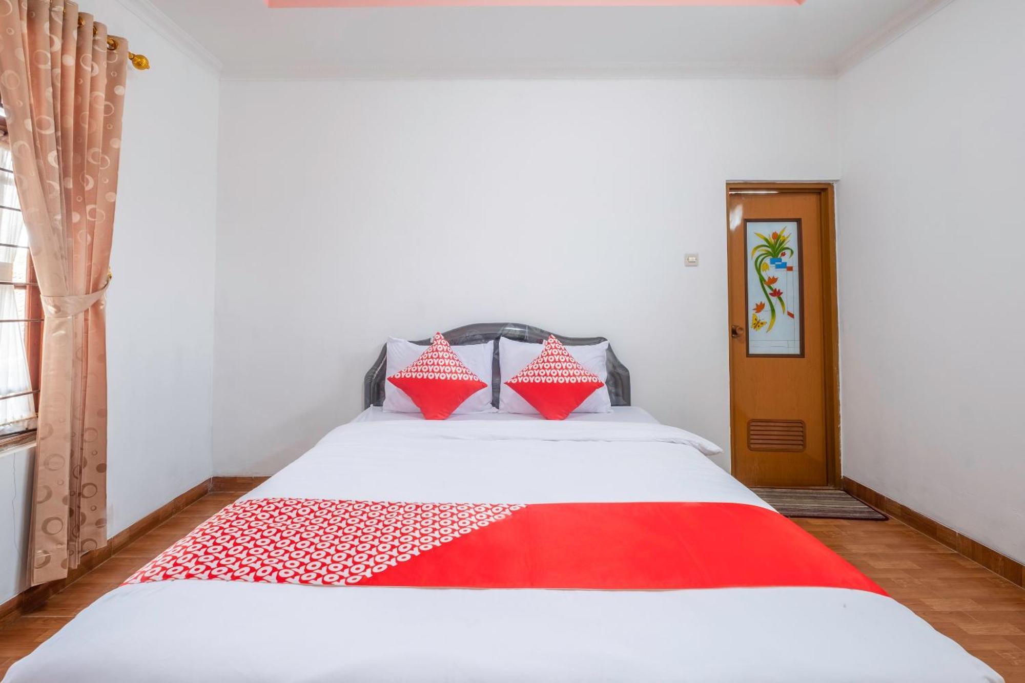 Capital O 1541 Puri Cikole Asri Hotel Lembang Bagian luar foto