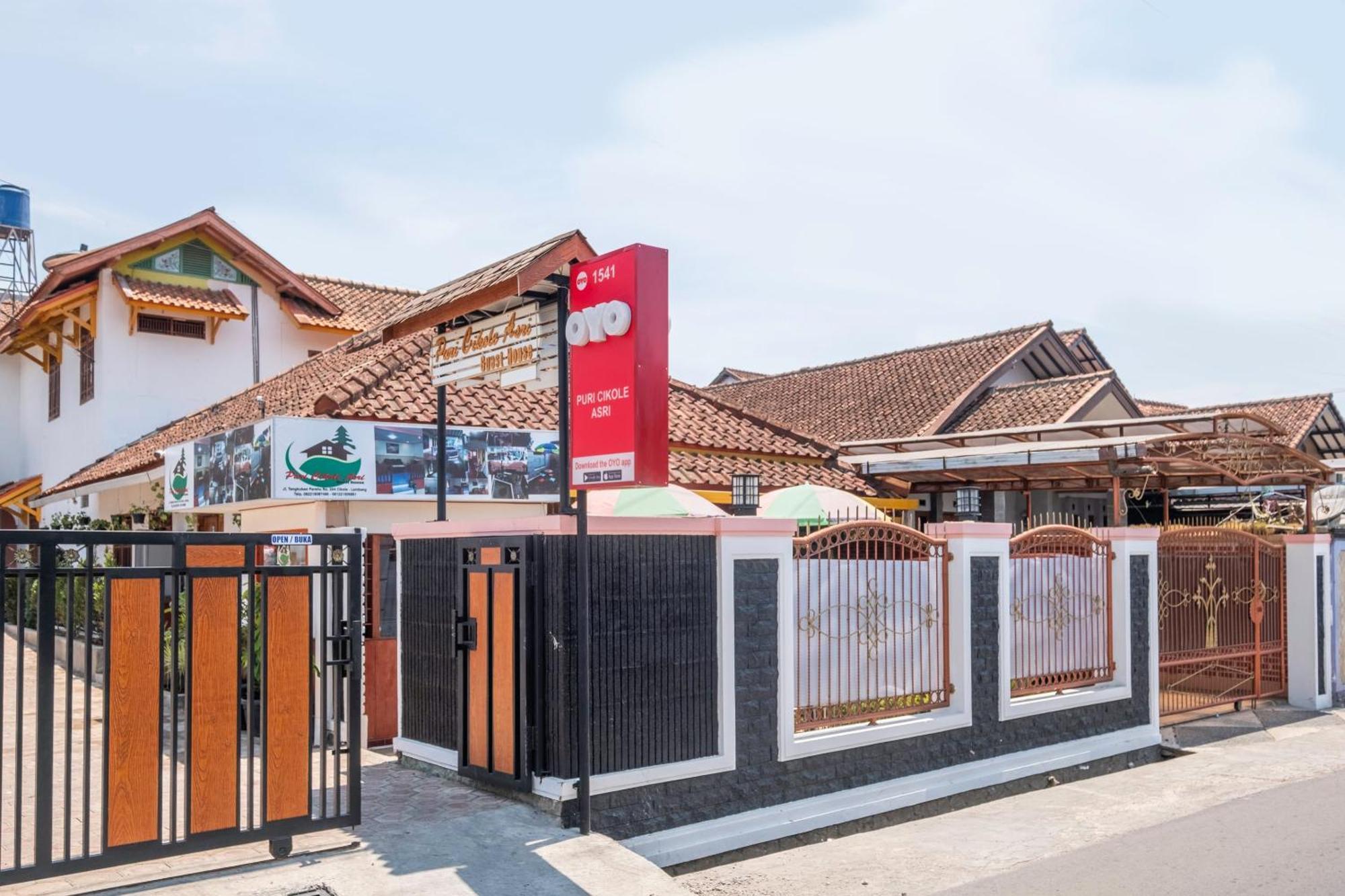 Capital O 1541 Puri Cikole Asri Hotel Lembang Bagian luar foto